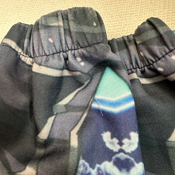 Anime Hooded Sweatshirt - Picture 5 of 8